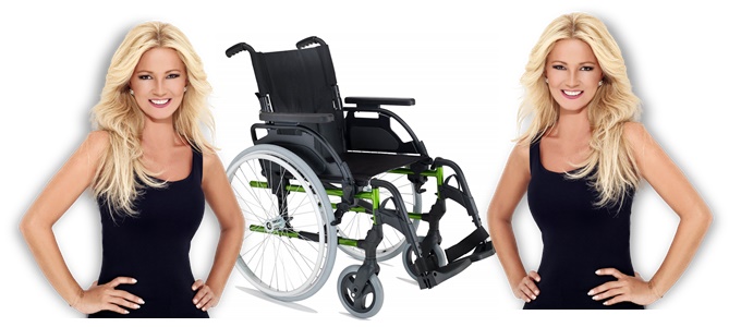 Müge Anlı tekerlekli sandalye bağışı